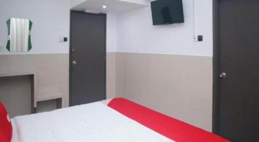 Oyo 89851 Leila Hotel Sandakan Ngoại thất bức ảnh