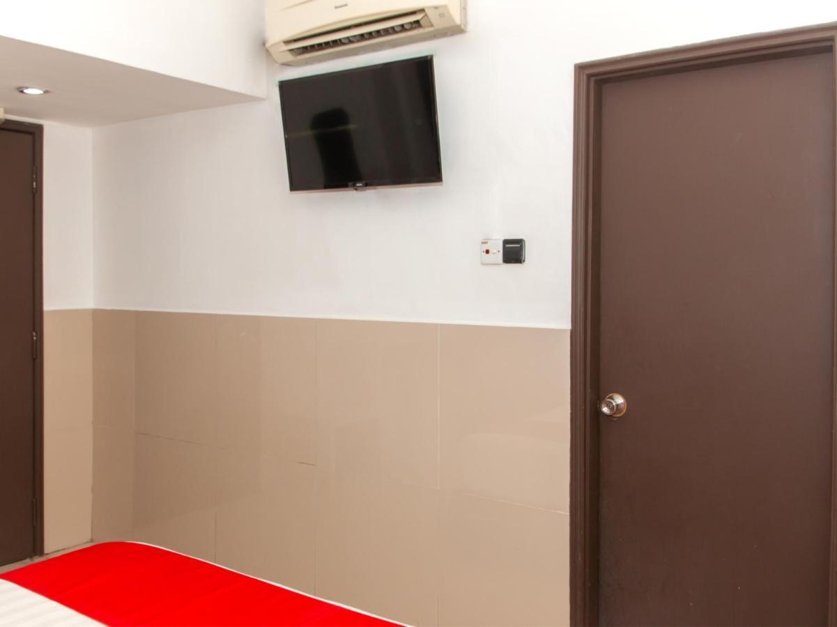Oyo 89851 Leila Hotel Sandakan Ngoại thất bức ảnh